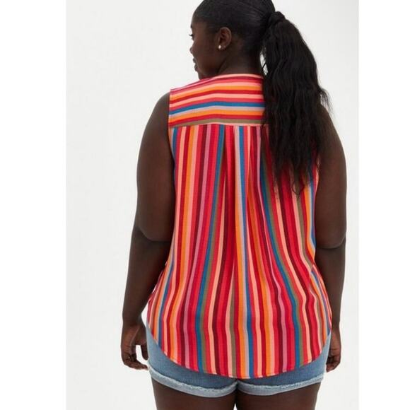 Torrid Harper Gauze Button-Front Sleeveless Blouse - Picture 3 of 9